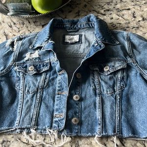 This is a beautiful distressed denim from forever 21